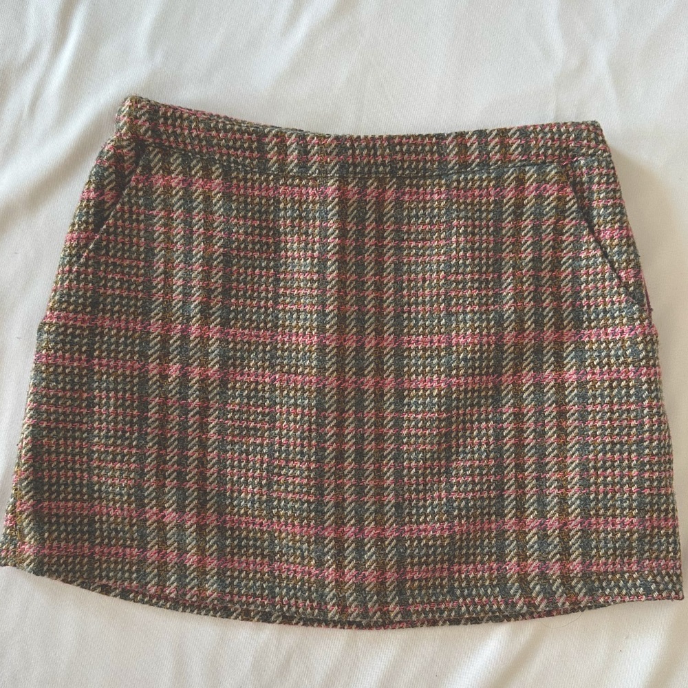 Forever 21 Tweed multi colored mini skirt (NEW).